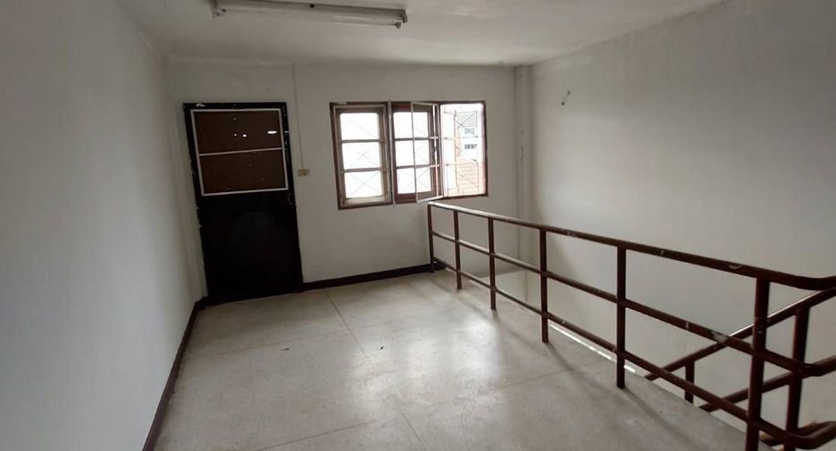 For sale 5 bedrooms townhouse in Mueang Chiang Mai, Chiang Mai