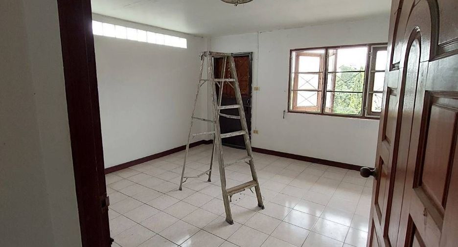 For sale 5 bedrooms townhouse in Mueang Chiang Mai, Chiang Mai