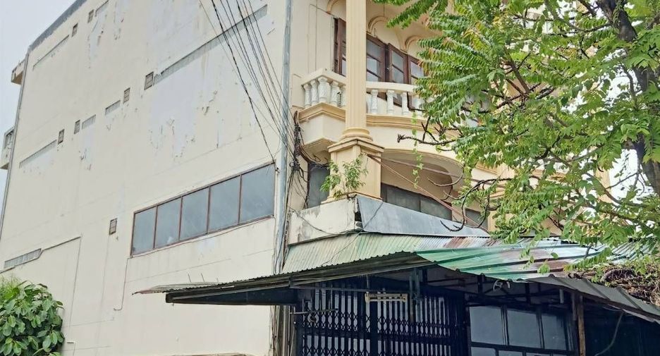 For sale 5 bedrooms townhouse in Mueang Chiang Mai, Chiang Mai