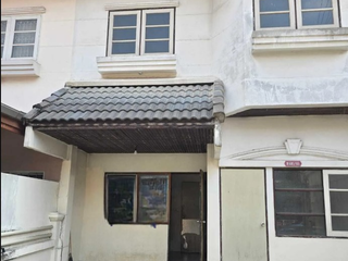 For sale 4 bedrooms townhouse in Don Mueang, Bangkok