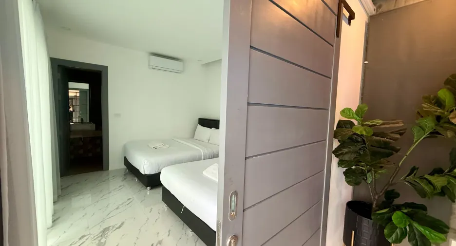 For rent 4 bedrooms villa in Hua Hin, Prachuap Khiri Khan