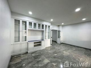 Reihenhaus zum Kauf und zur Miete mit 5 Zimmer in Suan Luang, Bangkok