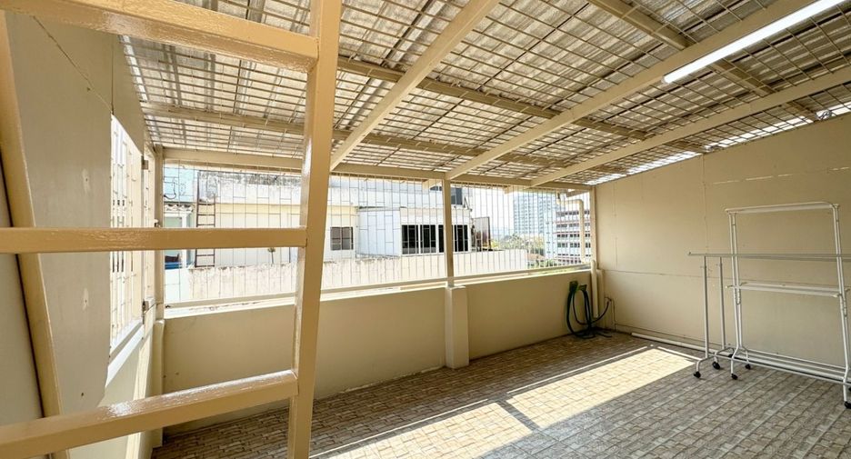 For sale and for rent 5 bedrooms townhouse in Suan Luang, Bangkok
