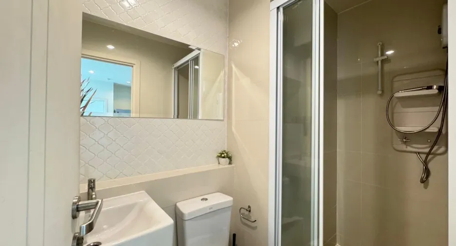 For rent 2 bedrooms condo in Mueang Phuket, Phuket