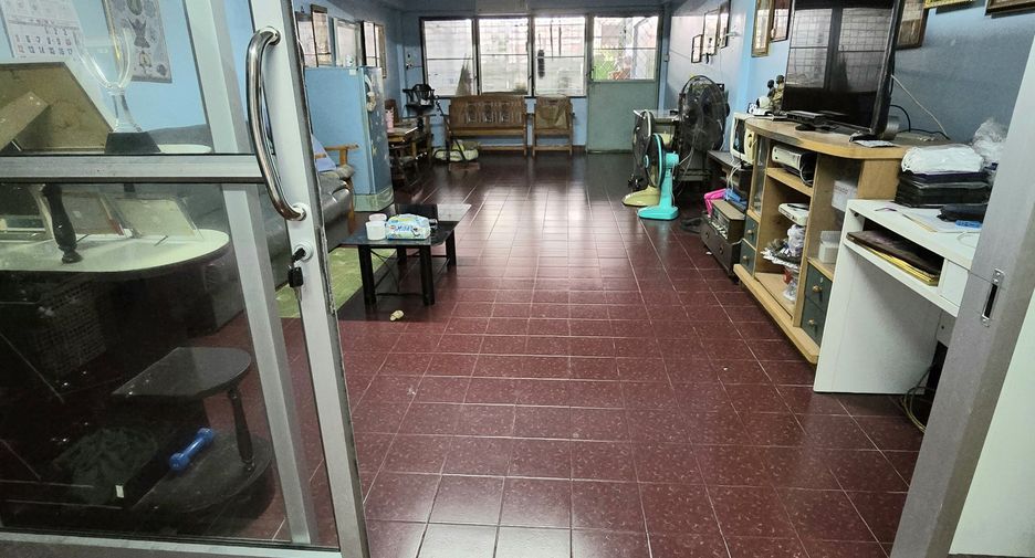 For sale 3 bedrooms townhouse in Rat Burana, Bangkok