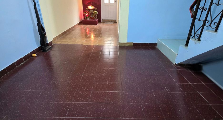 For sale 3 bedrooms townhouse in Rat Burana, Bangkok