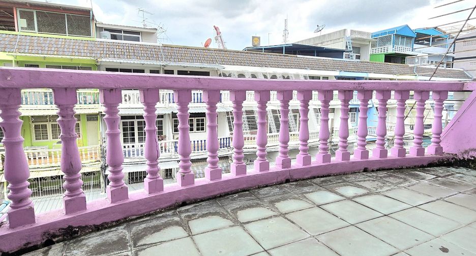 For sale 3 bedrooms townhouse in Rat Burana, Bangkok