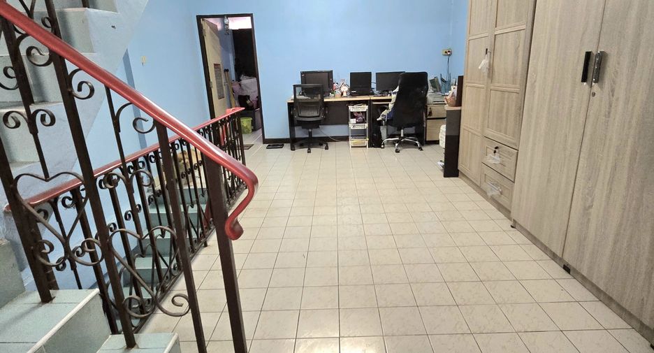 For sale 3 bedrooms townhouse in Rat Burana, Bangkok