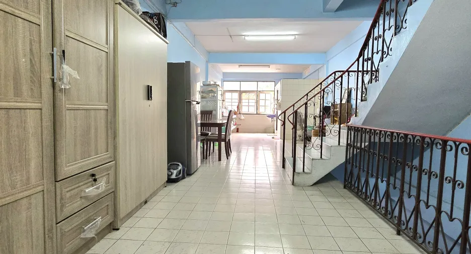Reihenhaus zum Kauf mit 3 Zimmer in Rat Burana, Bangkok