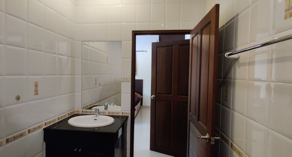 For rent 3 bedrooms villa in Hua Hin, Prachuap Khiri Khan