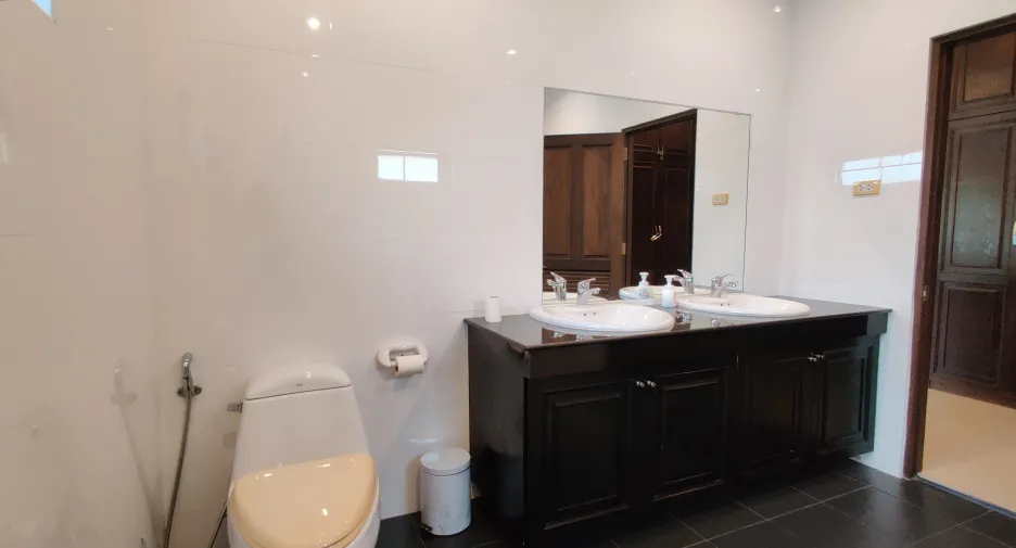 For rent 3 bedrooms villa in Hua Hin, Prachuap Khiri Khan