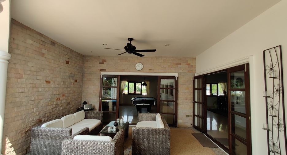 For rent 3 bedrooms villa in Hua Hin, Prachuap Khiri Khan