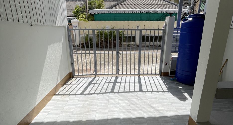 For sale 2 bedrooms townhouse in Mueang Chiang Mai, Chiang Mai