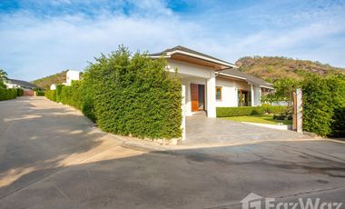 For sale 3 ベッドルーム villa in Hua Hin, Prachuap Khiri Khan