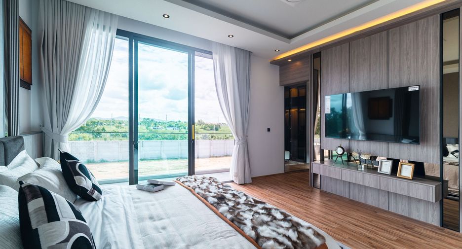 For sale 5 ベッドルーム house in Bang Lamung, Chonburi