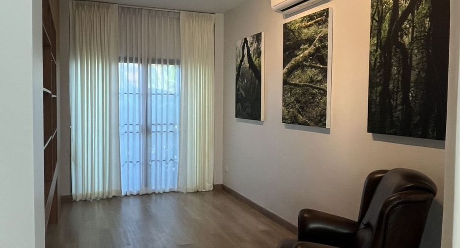 For rent 3 bedrooms house in Mueang Chiang Mai, Chiang Mai