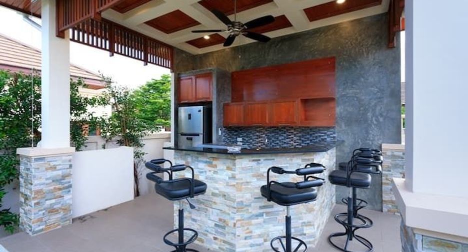 For rent 4 bedrooms villa in Hua Hin, Prachuap Khiri Khan