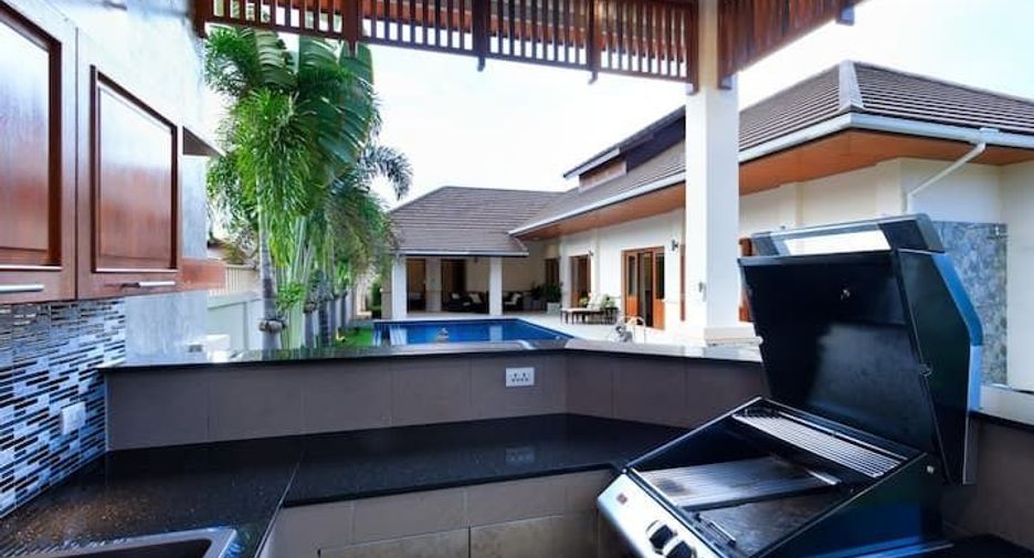 For rent 4 bedrooms villa in Hua Hin, Prachuap Khiri Khan