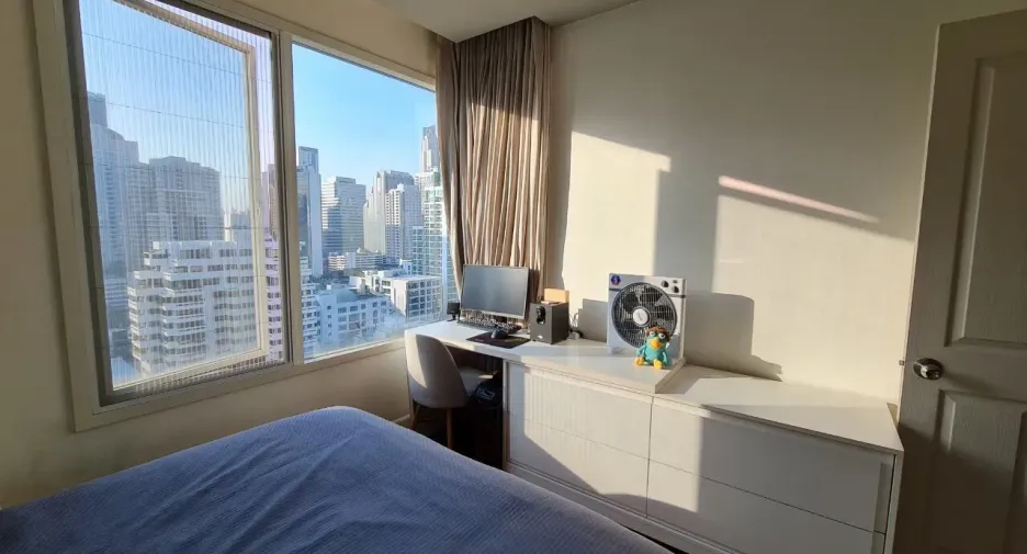 For sale 2 bedrooms condo in Watthana, Bangkok