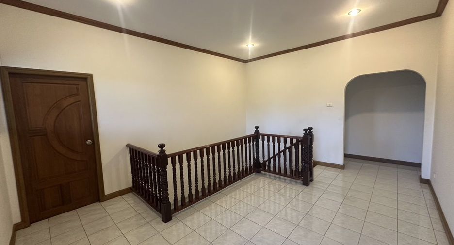 For sale and for rent 4 bedrooms villa in Bang Lamung, Chonburi