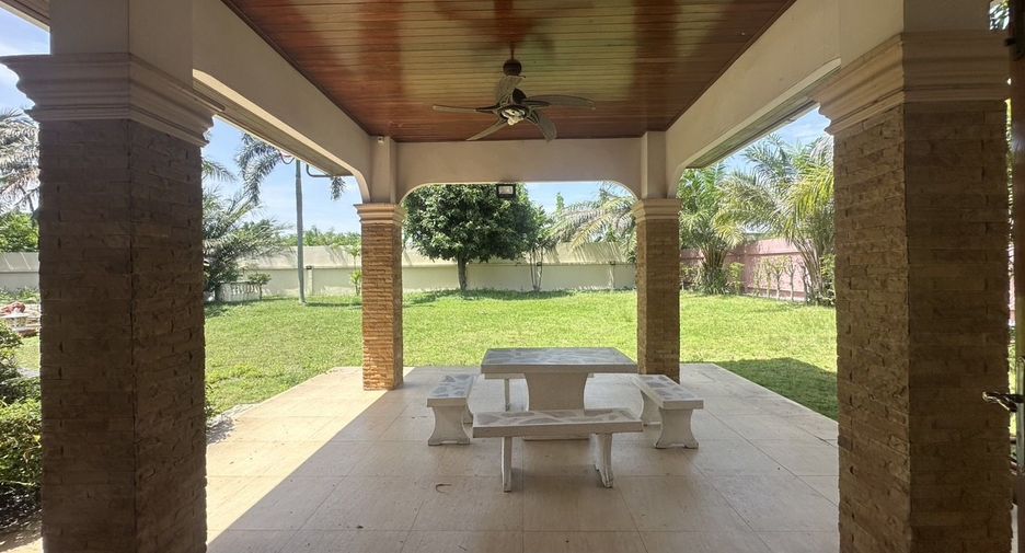 For sale and for rent 4 bedrooms villa in Bang Lamung, Chonburi