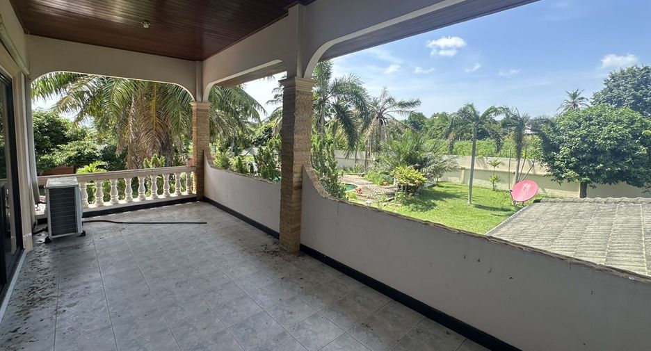 For sale and for rent 4 bedrooms villa in Bang Lamung, Chonburi