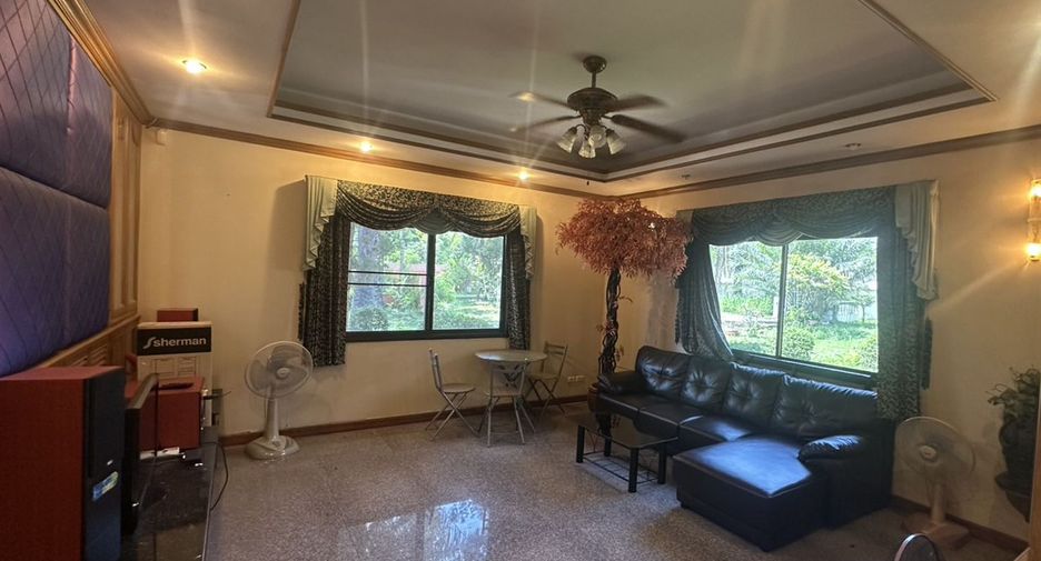 For sale and for rent 4 bedrooms villa in Bang Lamung, Chonburi