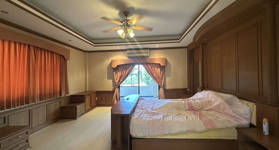 For sale and for rent 4 bedrooms villa in Bang Lamung, Chonburi