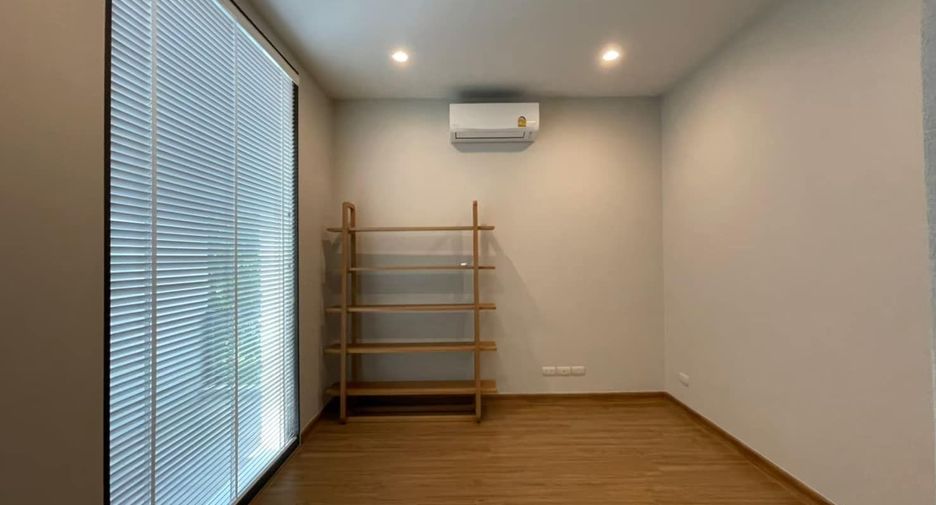 For sale and for rent 4 bedrooms house in Lat Phrao, Bangkok