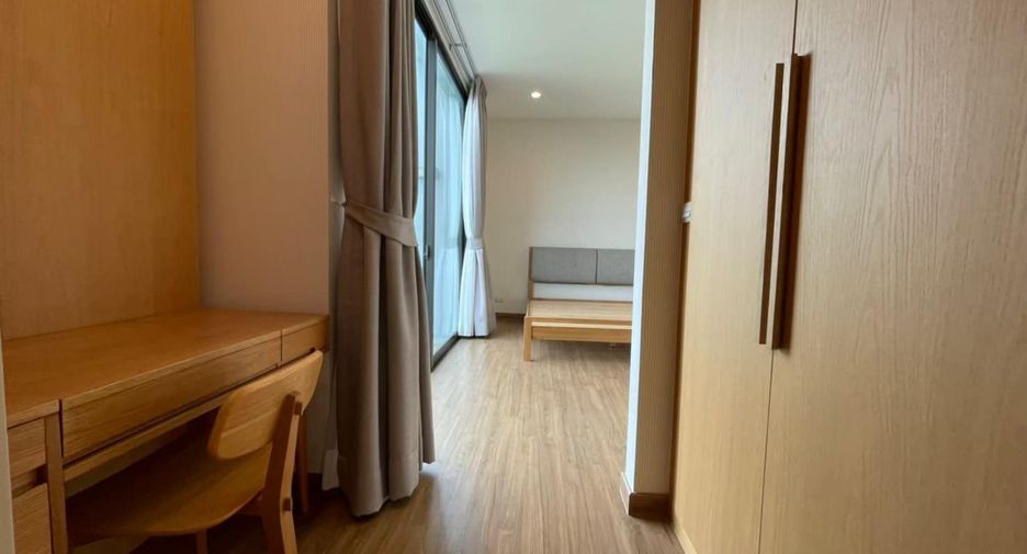 For sale and for rent 4 bedrooms house in Lat Phrao, Bangkok