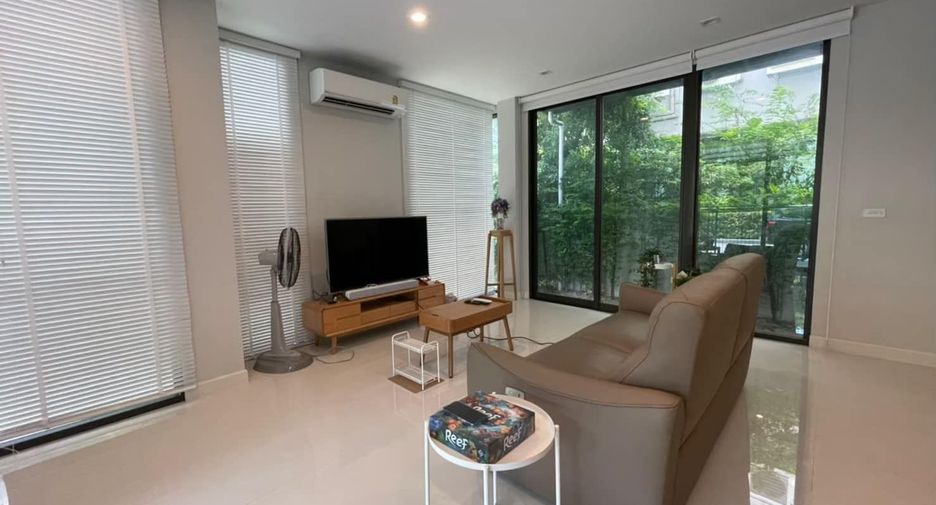For sale and for rent 4 bedrooms house in Lat Phrao, Bangkok