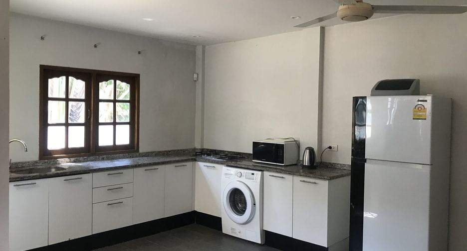 For rent 4 bedrooms townhouse in Hua Hin, Prachuap Khiri Khan