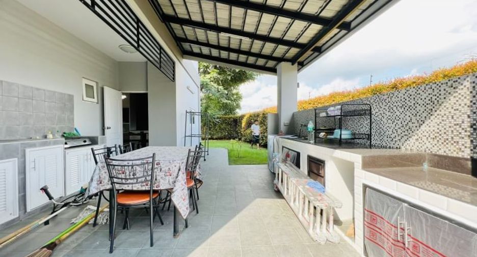 For sale 4 bedrooms house in Hang Dong, Chiang Mai