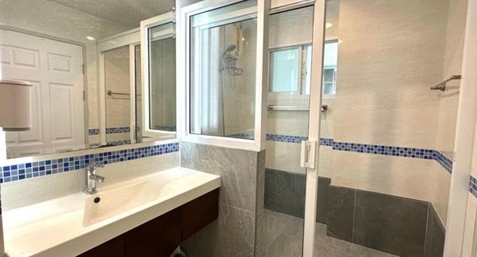 For sale 1 bed condo in Phaya Thai, Bangkok