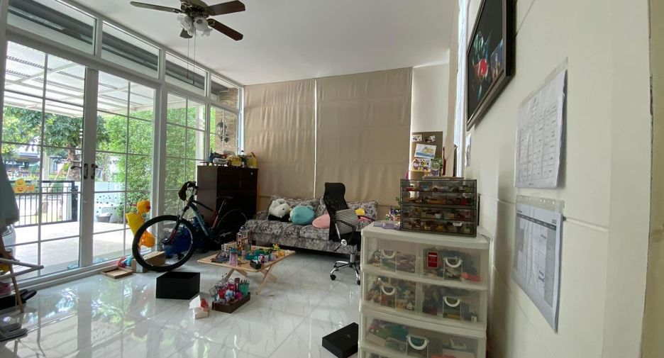 For sale 3 bedrooms house in Khlong Sam Wa, Bangkok