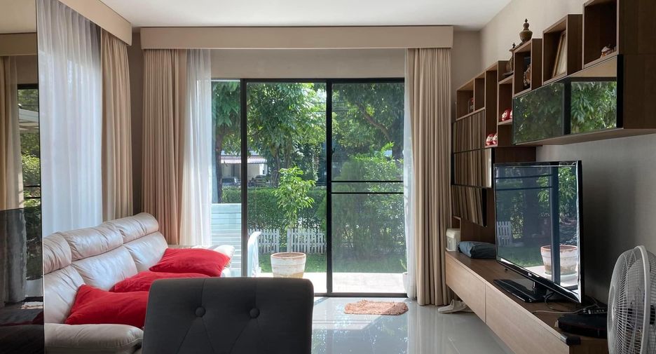 For sale 3 bedrooms house in Khlong Sam Wa, Bangkok