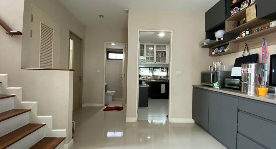 For sale 3 bedrooms house in Khlong Sam Wa, Bangkok
