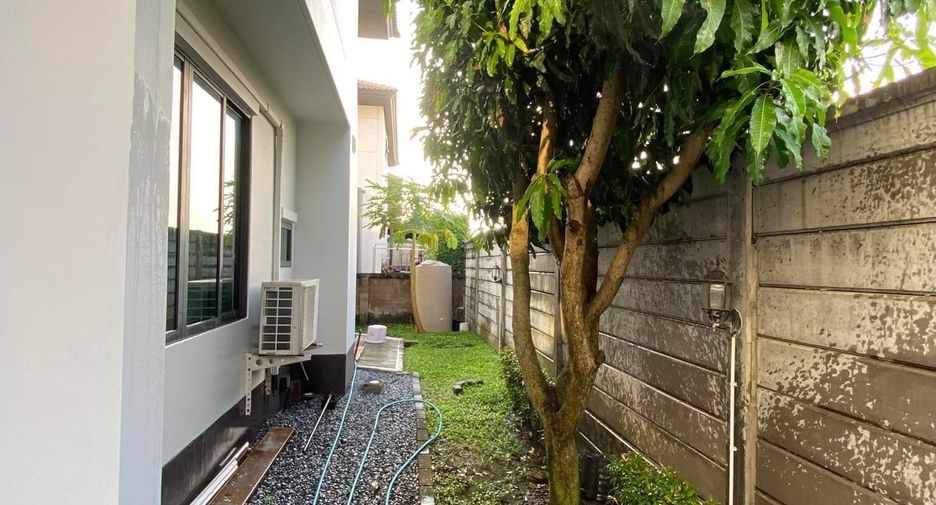 For sale 3 bedrooms house in Khlong Sam Wa, Bangkok