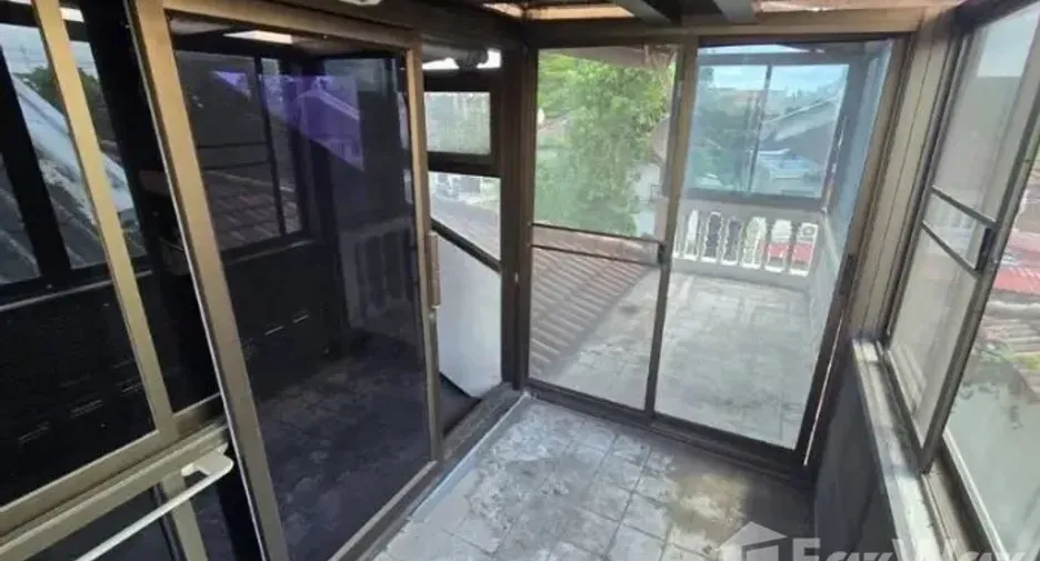 For sale 4 bedrooms house in Don Mueang, Bangkok