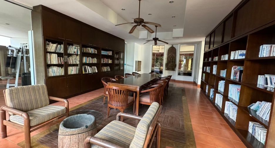 For sale and for rent 3 bedrooms condo in Si Racha, Chonburi