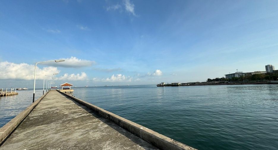 For sale and for rent 3 bedrooms condo in Si Racha, Chonburi