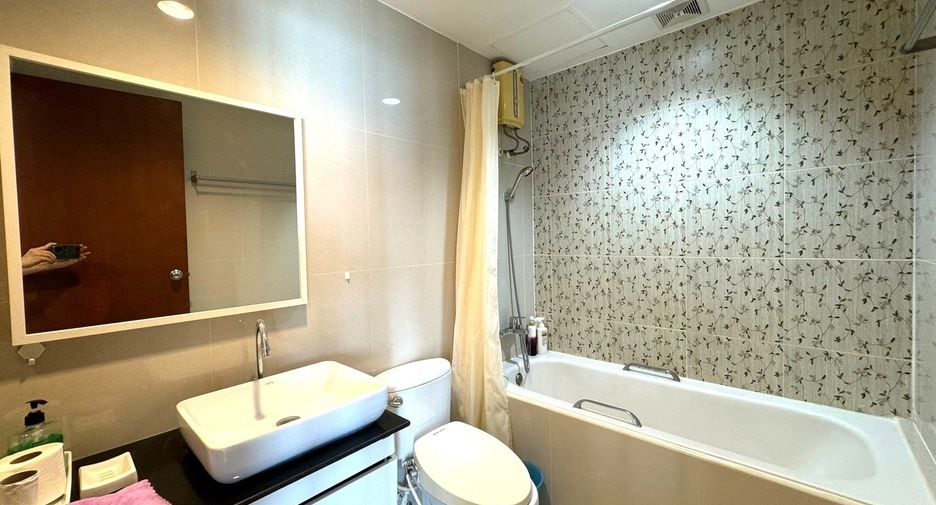 For sale and for rent 3 bedrooms condo in Si Racha, Chonburi