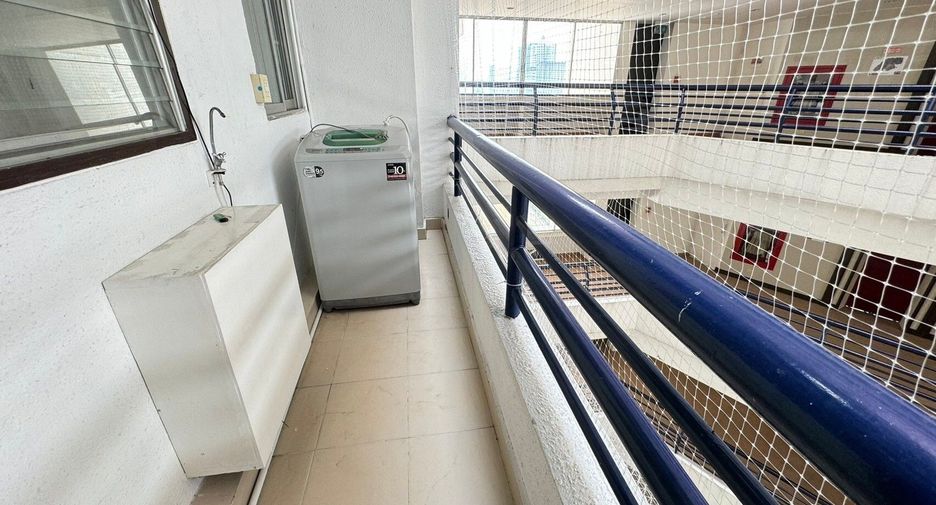 For sale and for rent 3 bedrooms condo in Si Racha, Chonburi
