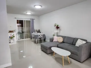 For Rent 2 Bedroom Townhouse In Saraphi, Chiang Mai