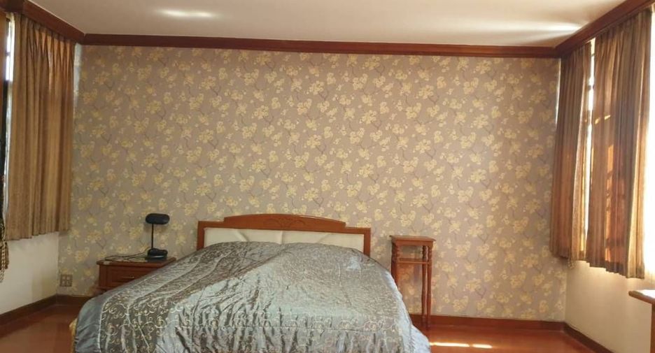 For sale 6 bedrooms house in Mueang Chiang Mai, Chiang Mai