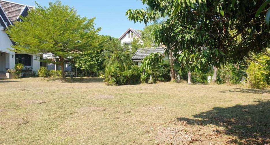 For sale 6 bedrooms house in Mueang Chiang Mai, Chiang Mai