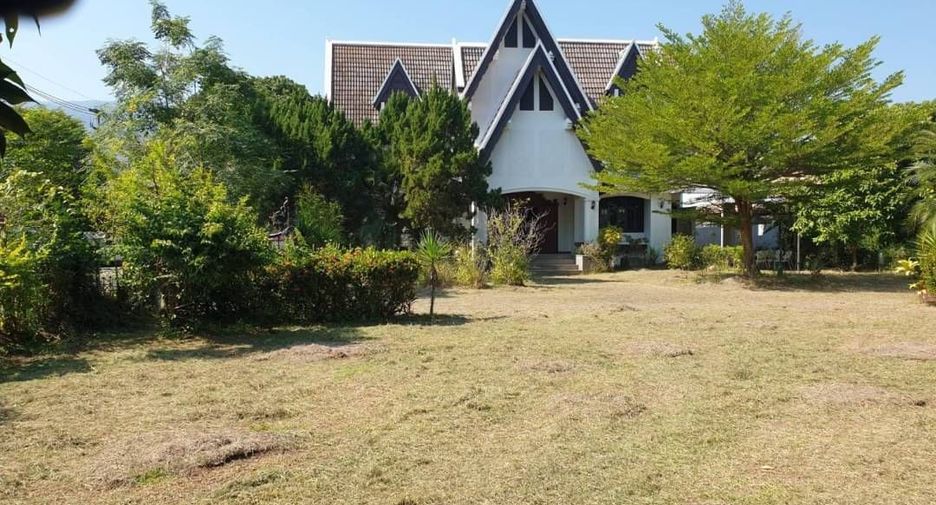 For sale 6 bedrooms house in Mueang Chiang Mai, Chiang Mai