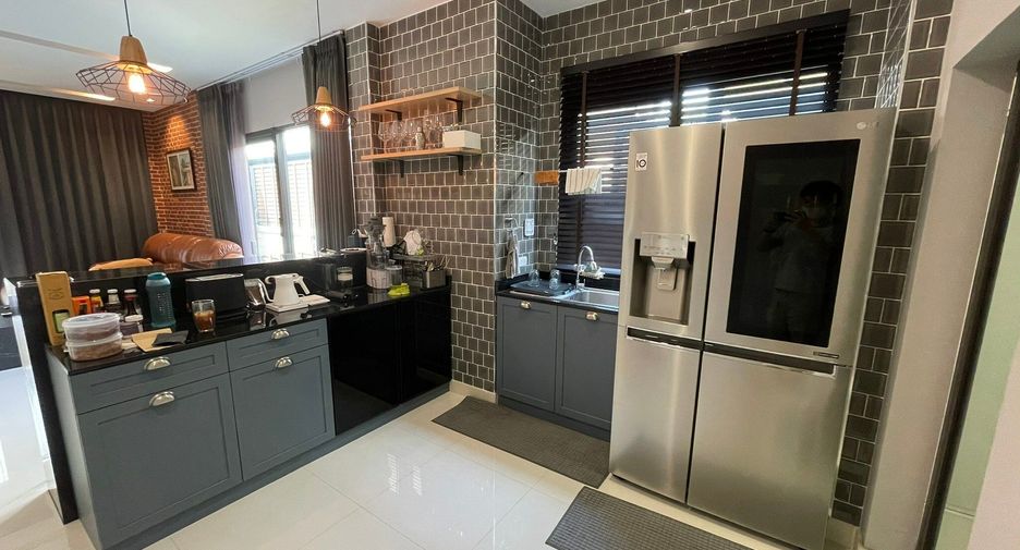 À vendre et à louer 4 chambres maison à Bang Phli, Samut Prakan