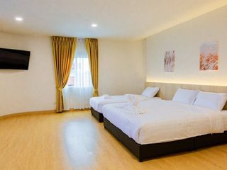 Villa zur Miete mit 5 Zimmer in Mueang Chiang Mai, Chiang Mai