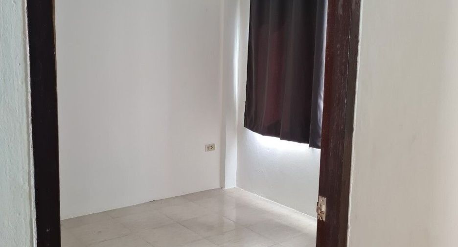 For sale and for rent 3 bedrooms townhouse in Si Racha, Chonburi